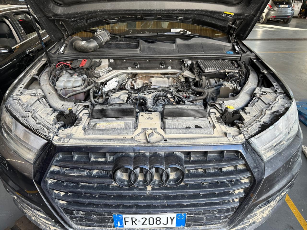 Audi Q7 3.0 TDI 272 CV - ALLUVIONATA RIPARABILE