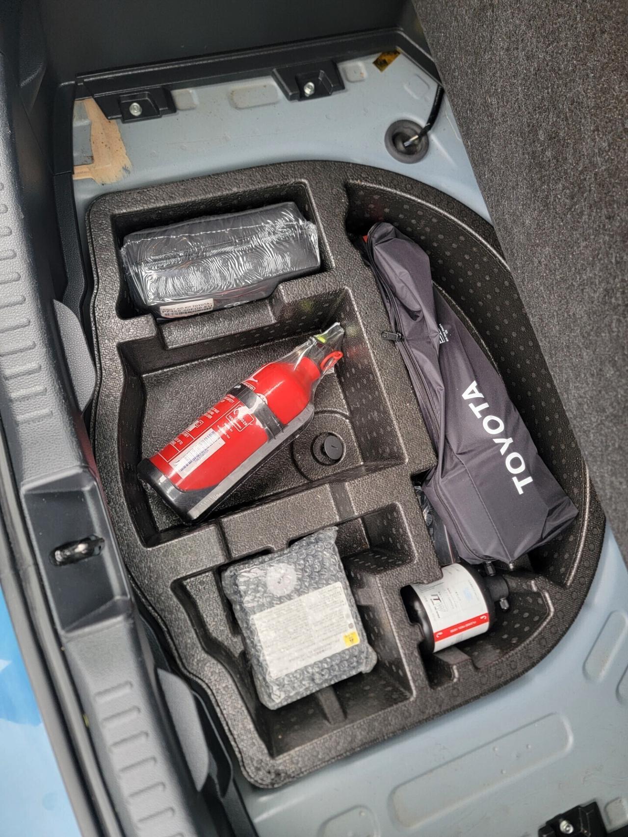 Toyota Yaris 1.5 Hybrid 5 porte Active GARANZIA PERMUTE