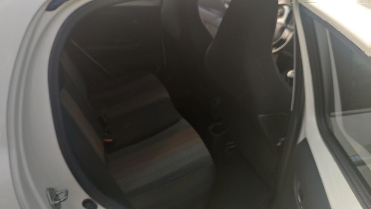 Peugeot 108 1.2 Benzina 5 porte TETO APRIBILE NEOPATENTATI - 2014