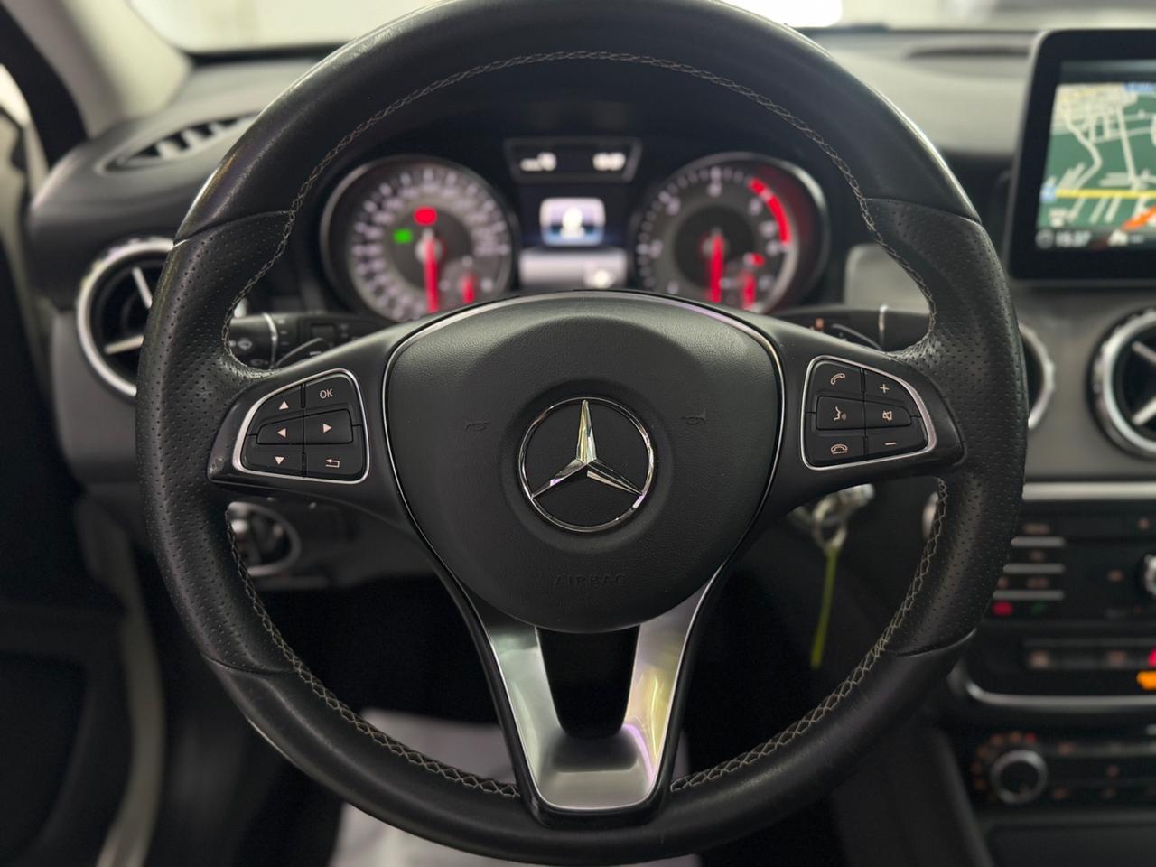 Mercedes-benz GLA 200d 4Matic Premium Iper Full
