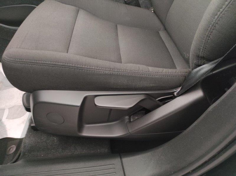 VOLVO XC40 (2017-->) - XC40 T2 Geartronic Momentum Core N1