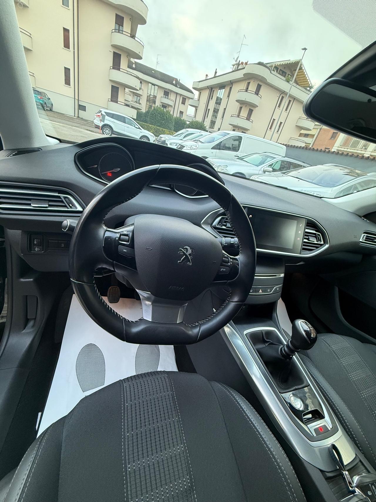 Peugeot 308 BlueHDi 130 S&S Allure