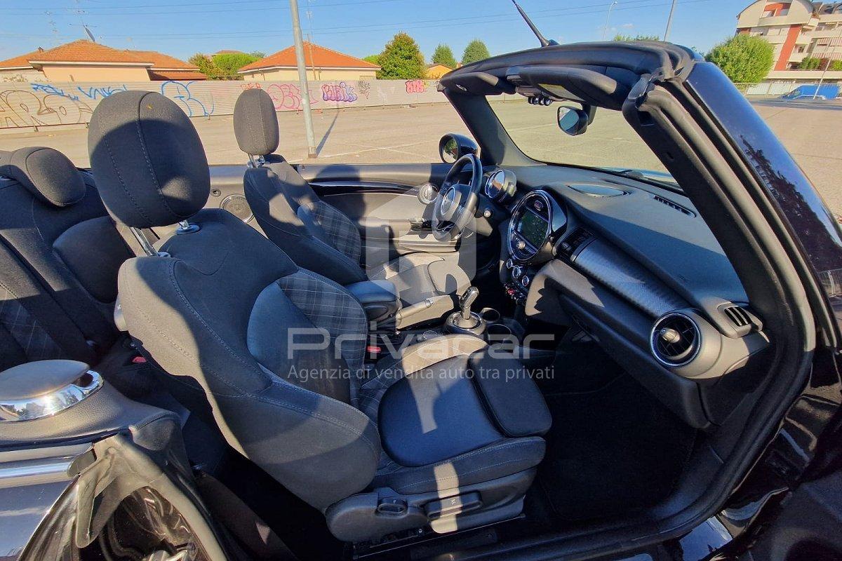MINI Mini 1.5 Cooper D Cabrio