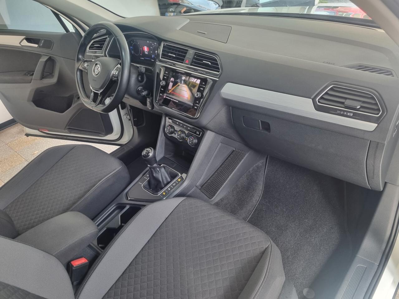 Volkswagen Tiguan 1.6 TDI SCR R-Line, TELECAMERA, UNICOPROPRIETARIO