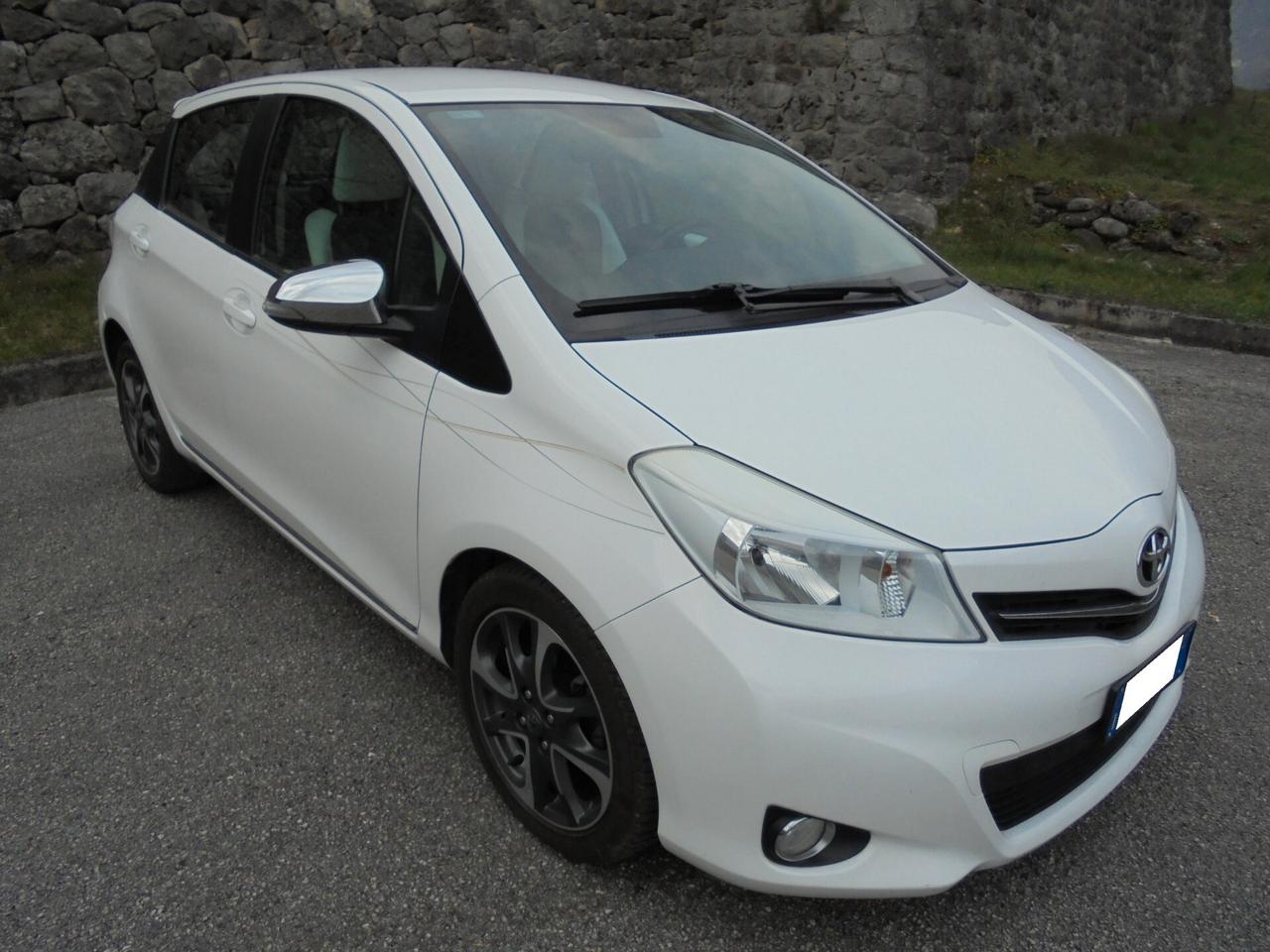 TOYOTA YARIS 1.4 D-4D 5P LOUNGE – UNIPROPRIETARIO-