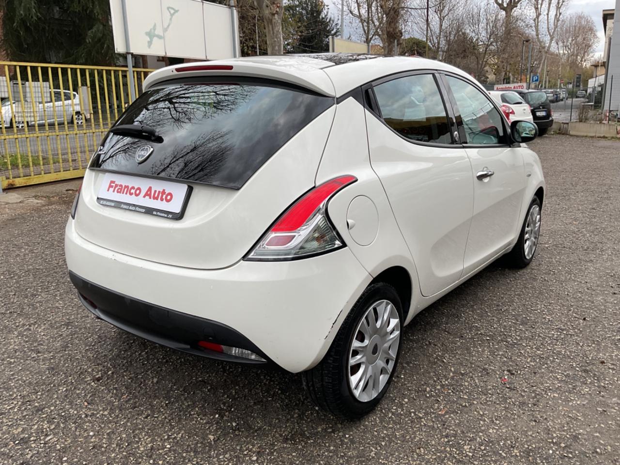 Lancia Ypsilon 1.2 5 porte GPL Ecochic Gold OK. NEOPATENT.