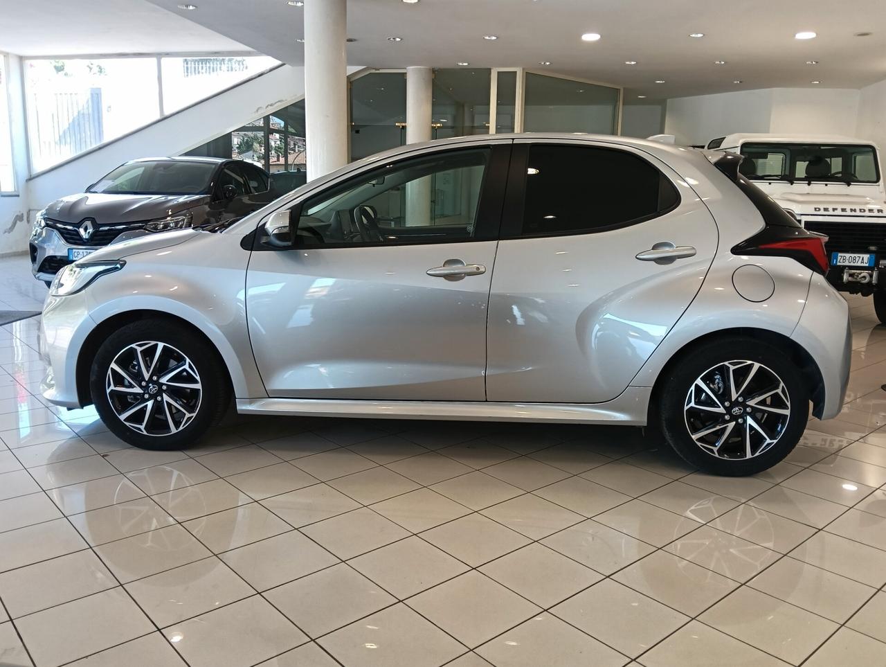 Toyota Yaris 1.5 Hybrid 5p Trend Autocarro 4 posti