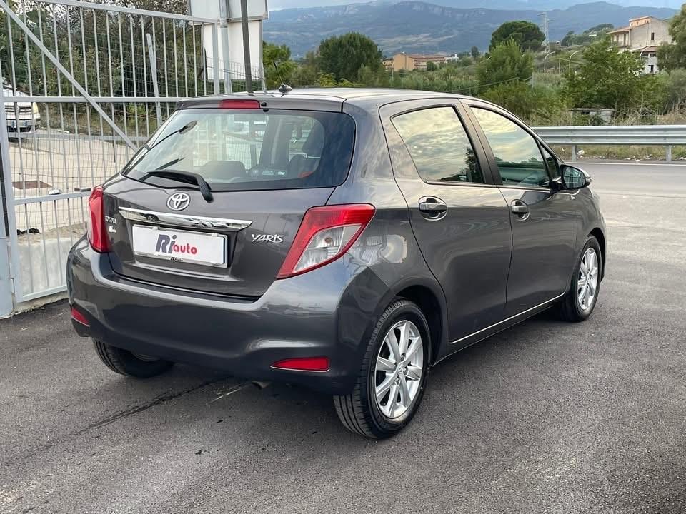 Toyota Yaris 1.4 D-4D 5 porte Lounge