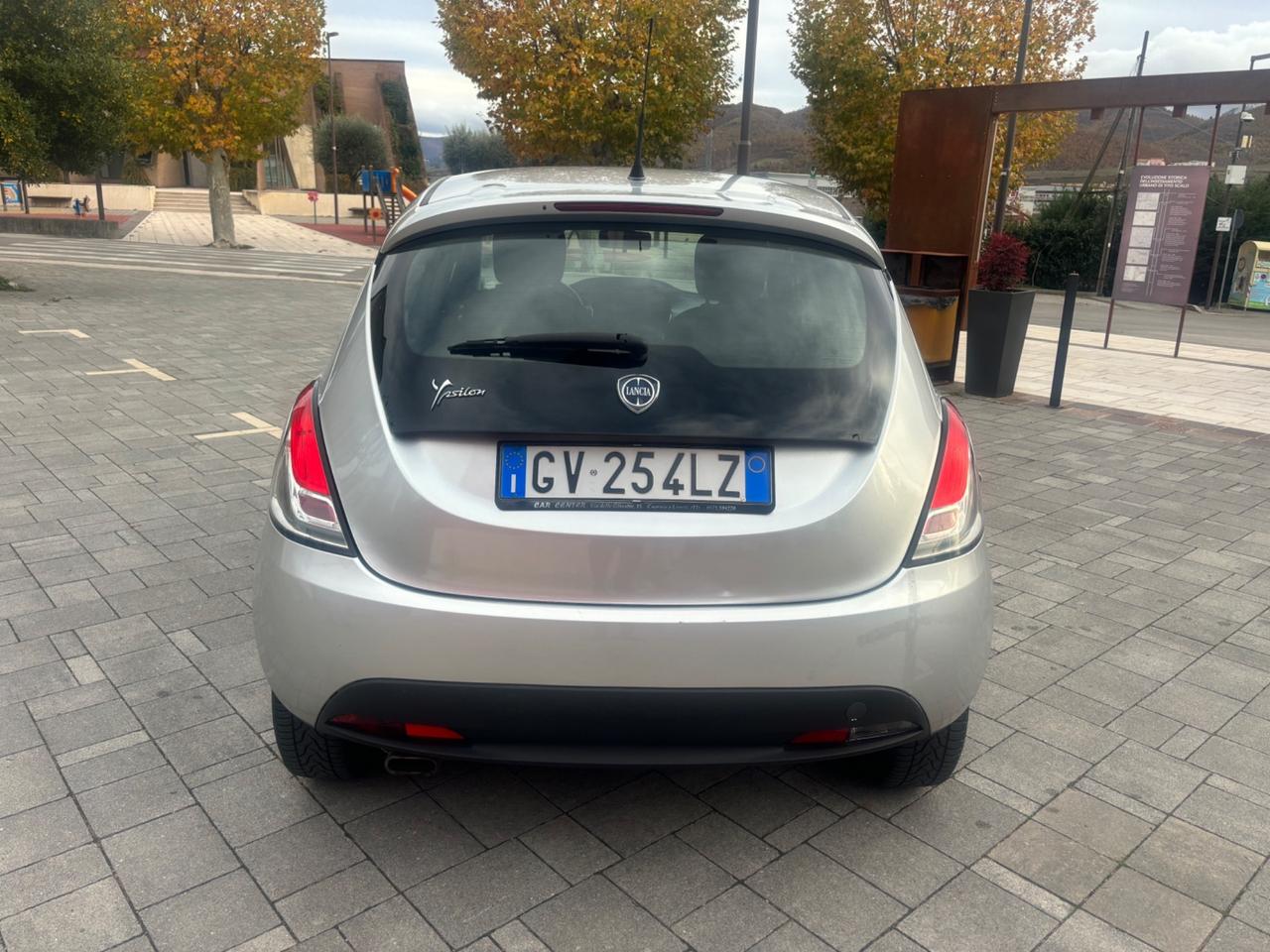 Lancia Ypsilon 1.2 69 CV 5 porte Gold