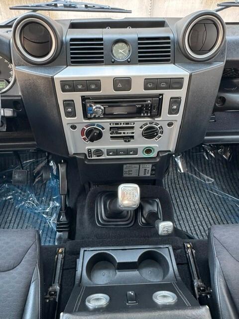 Land Rover Defender SVX 60 Anniversario
