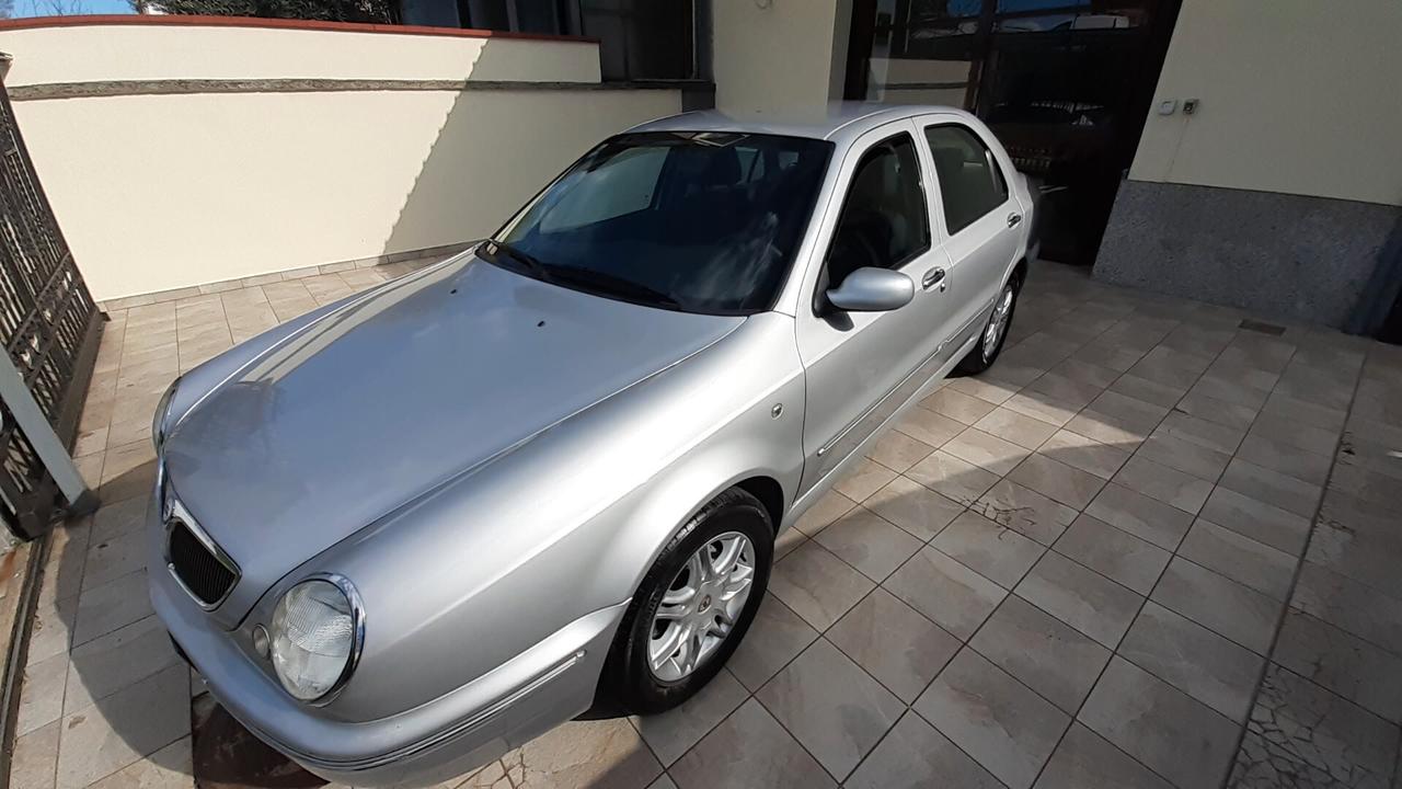 Lancia Lybra berlina 1.6i 16V YOUNGTIMER GPL