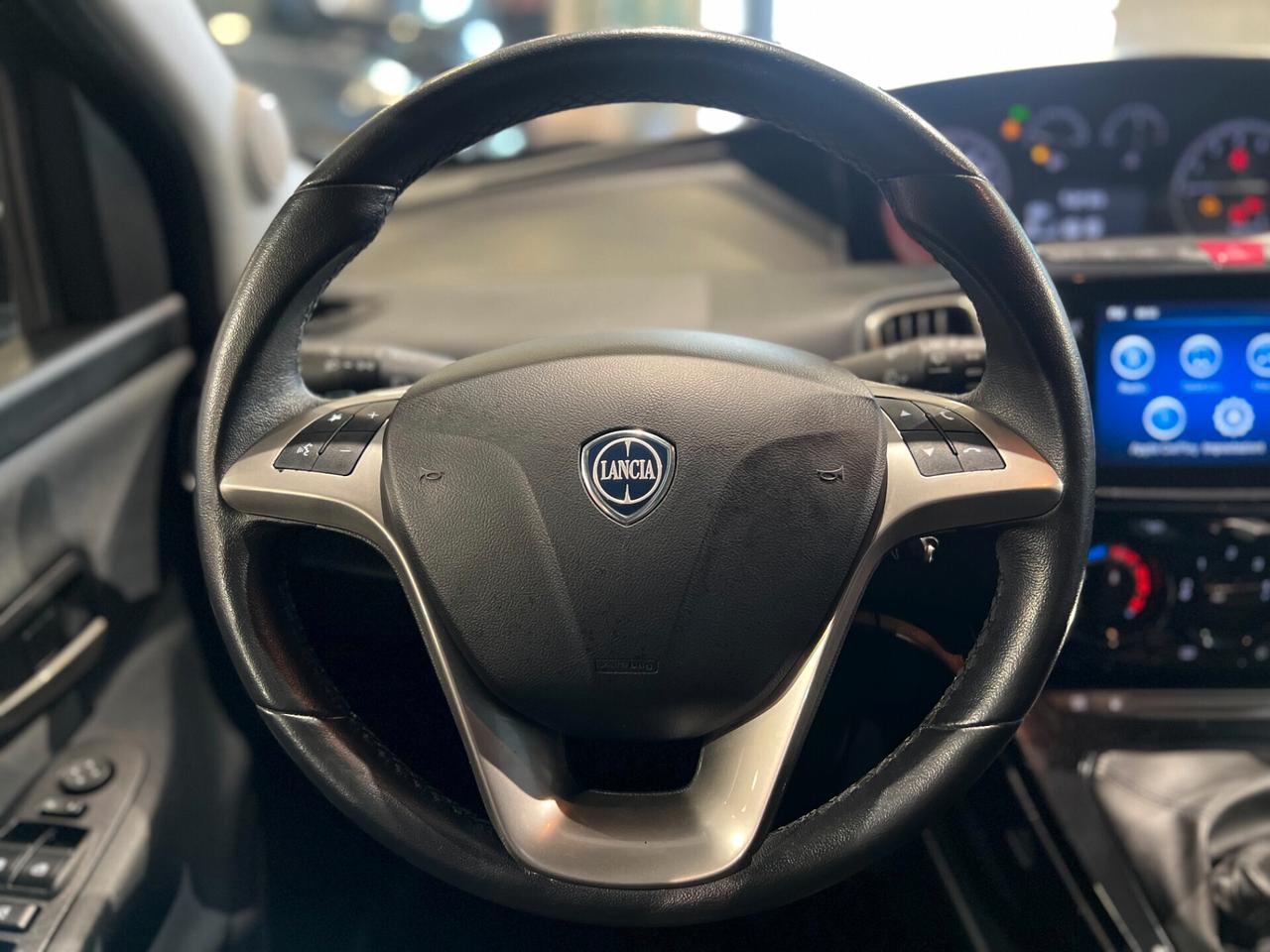 Lancia Ypsilon 1.2 69 CV 5p. GPL Ecochic Gold