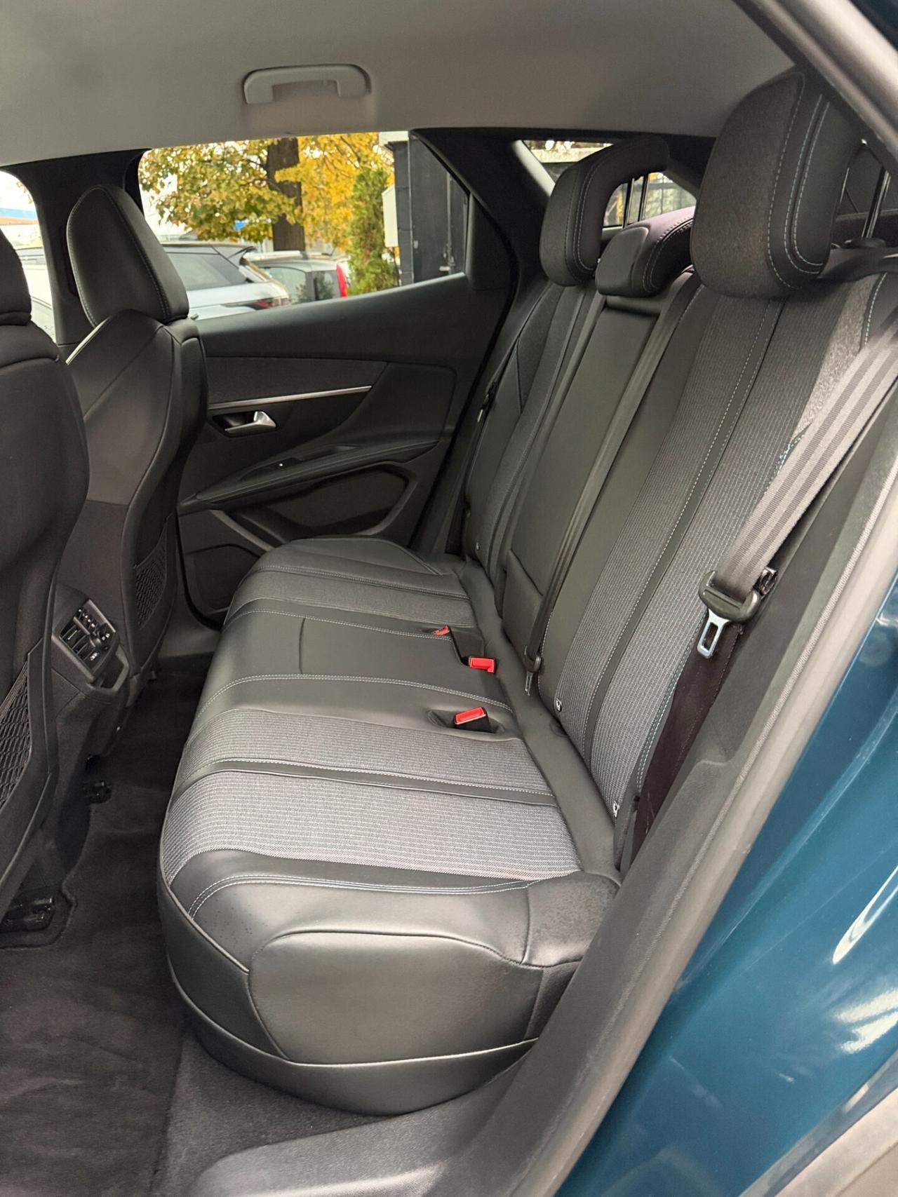 Peugeot 3008 Hybrid 225 e-EAT8 Allure Pack