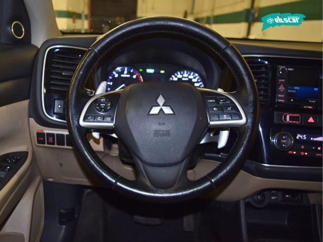 MITSUBISHI Outlander 2.2 DI-D 4WD Instyle 7p.