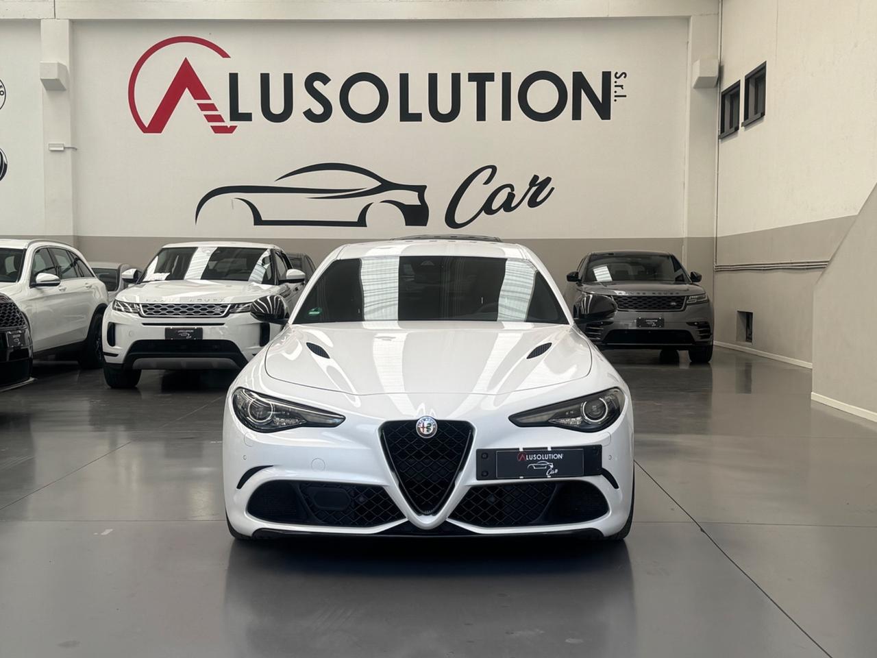 Alfa Romeo Giulia 2.9 V6 Bi-Turbo AT8 Quadrifoglio