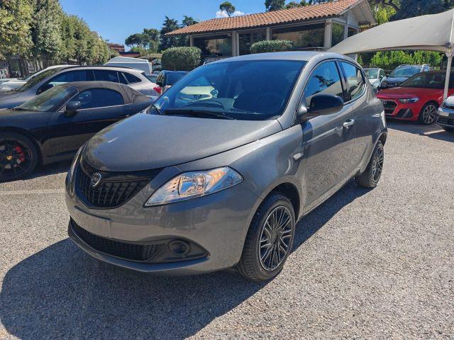 LANCIA Ypsilon 1000 HYBRID SILVER 70CV 5POSTI STEREO USB ITALIA