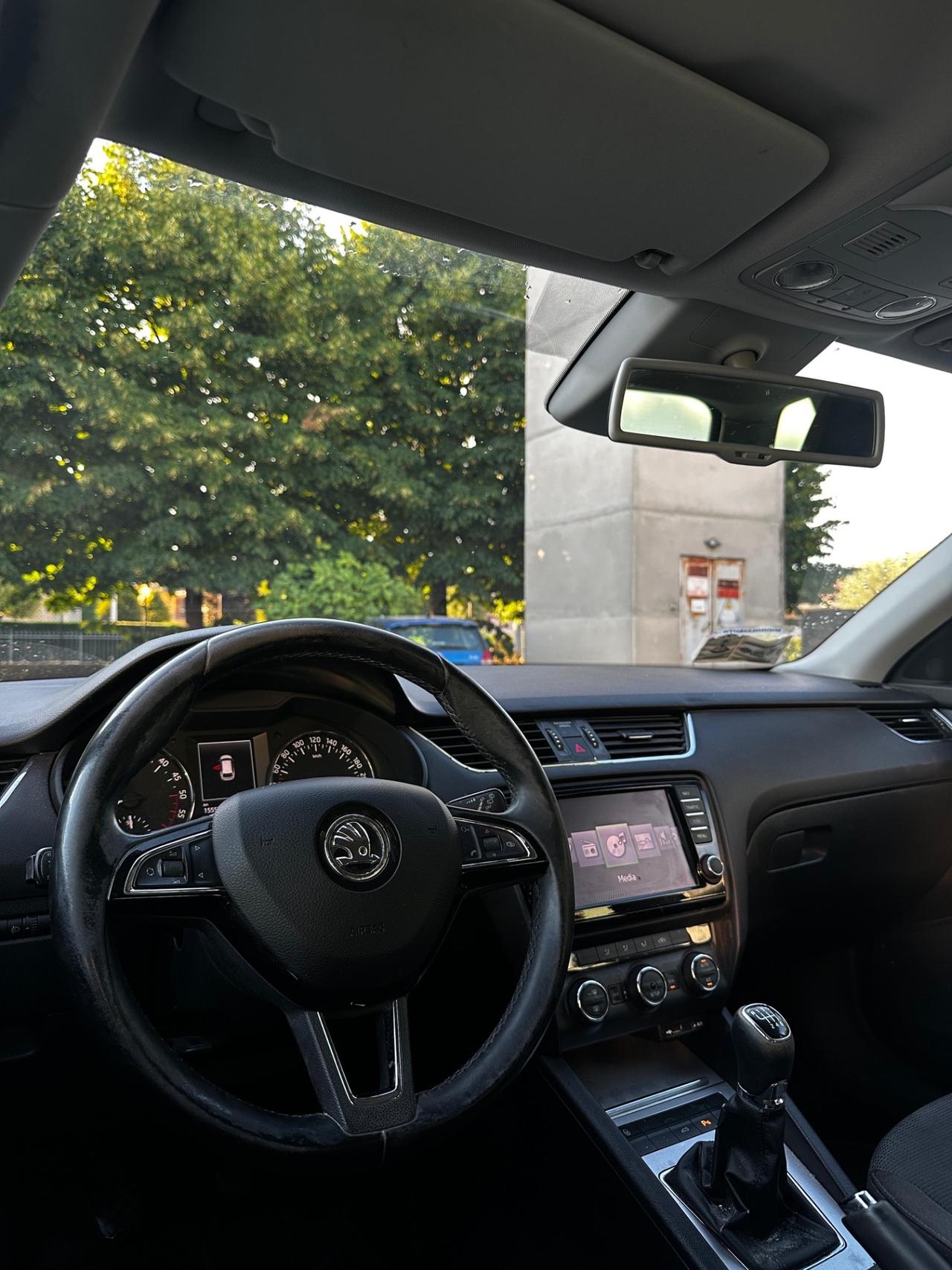 Skoda Octavia 1.6 TDI CR 105 CV Wagon Executive