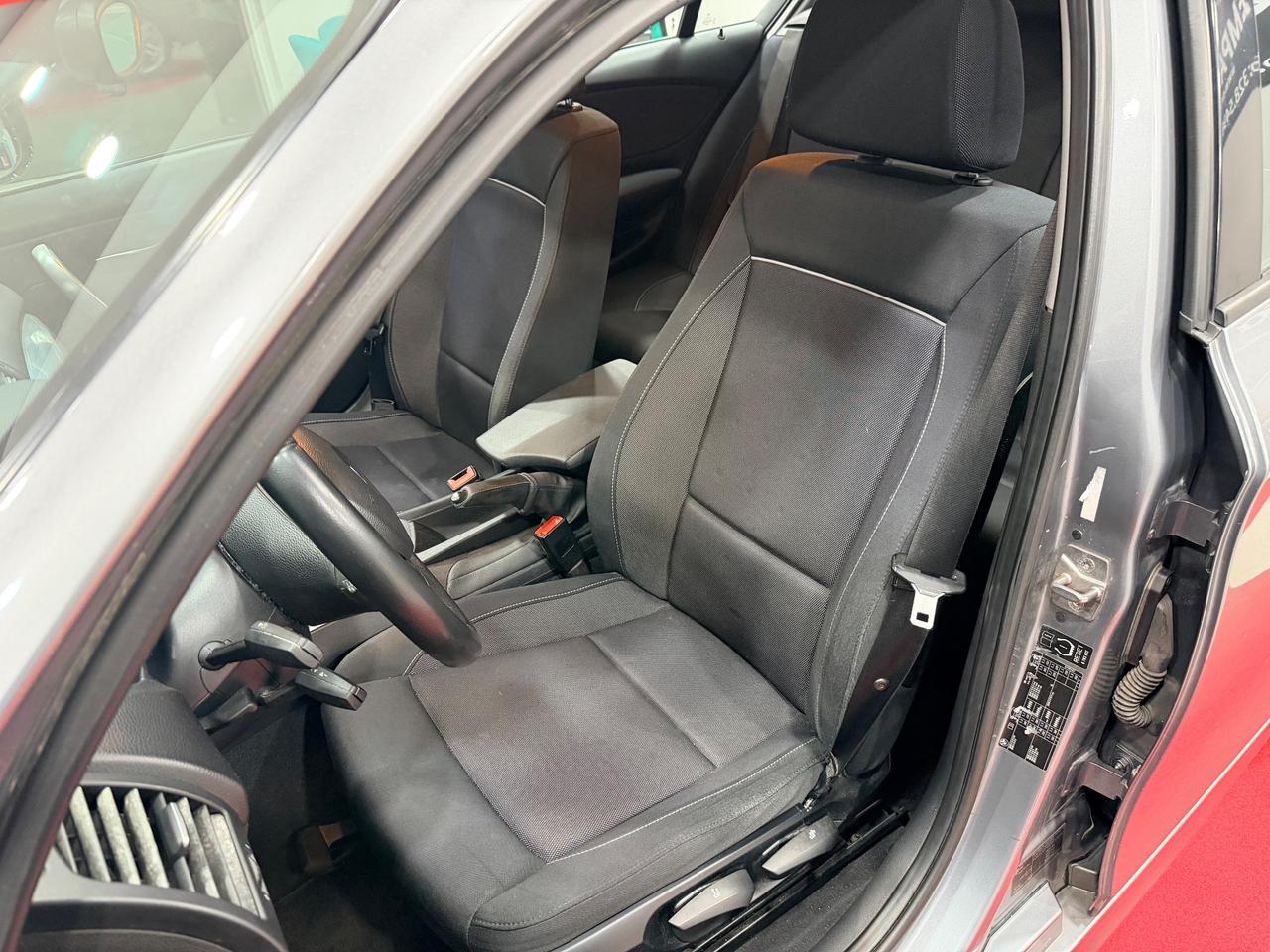 Bmw 118 118d 2.0 143CV cat 5 porte Attiva AUTOMATICA OK NEOPATENTATI