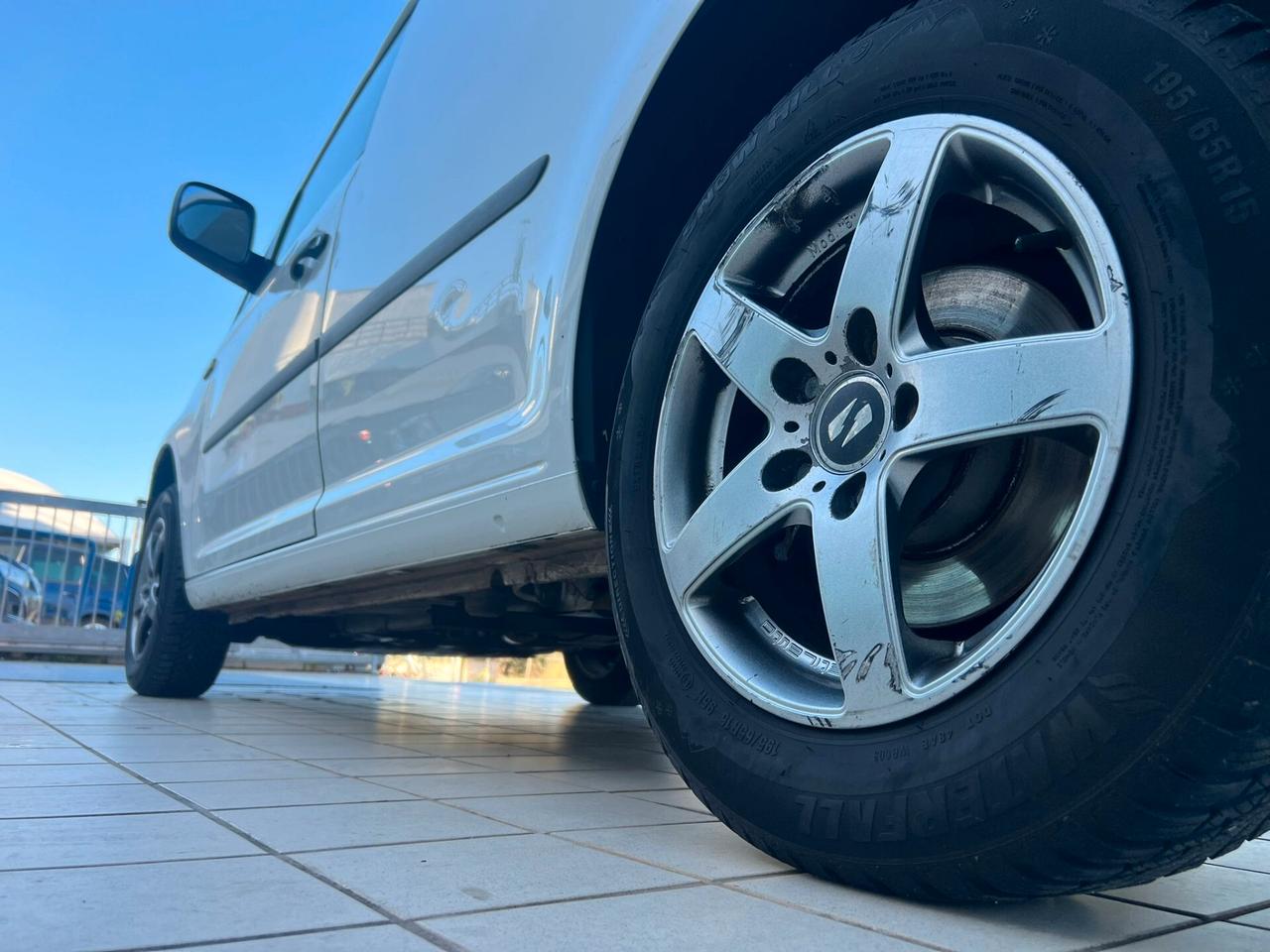 Volkswagen Caddy 2.0 TDI 102 CV Furgone Business