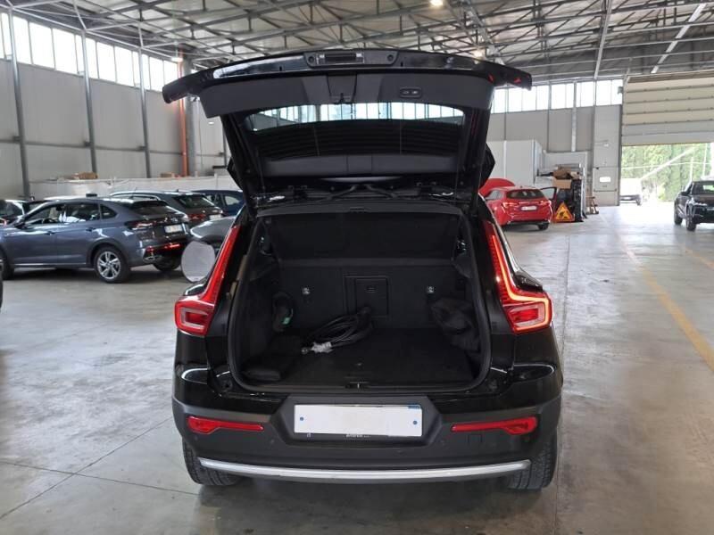 VOLVO XC40 T4 PLUG-IN AUTOCARRO N1
