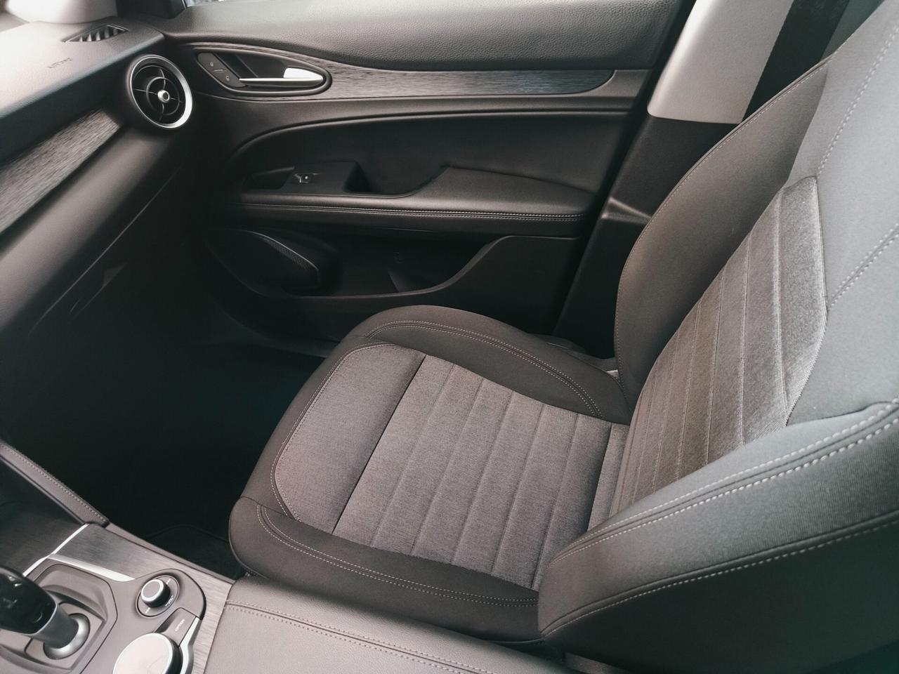 Alfa Romeo Stelvio 2.2 Turbodiesel 160 CV AT8 RWD Business