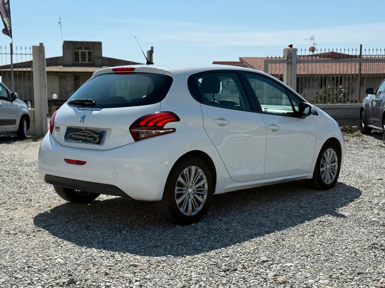Peugeot 208 BlueHDi 100 S&S 5 porte Signature
