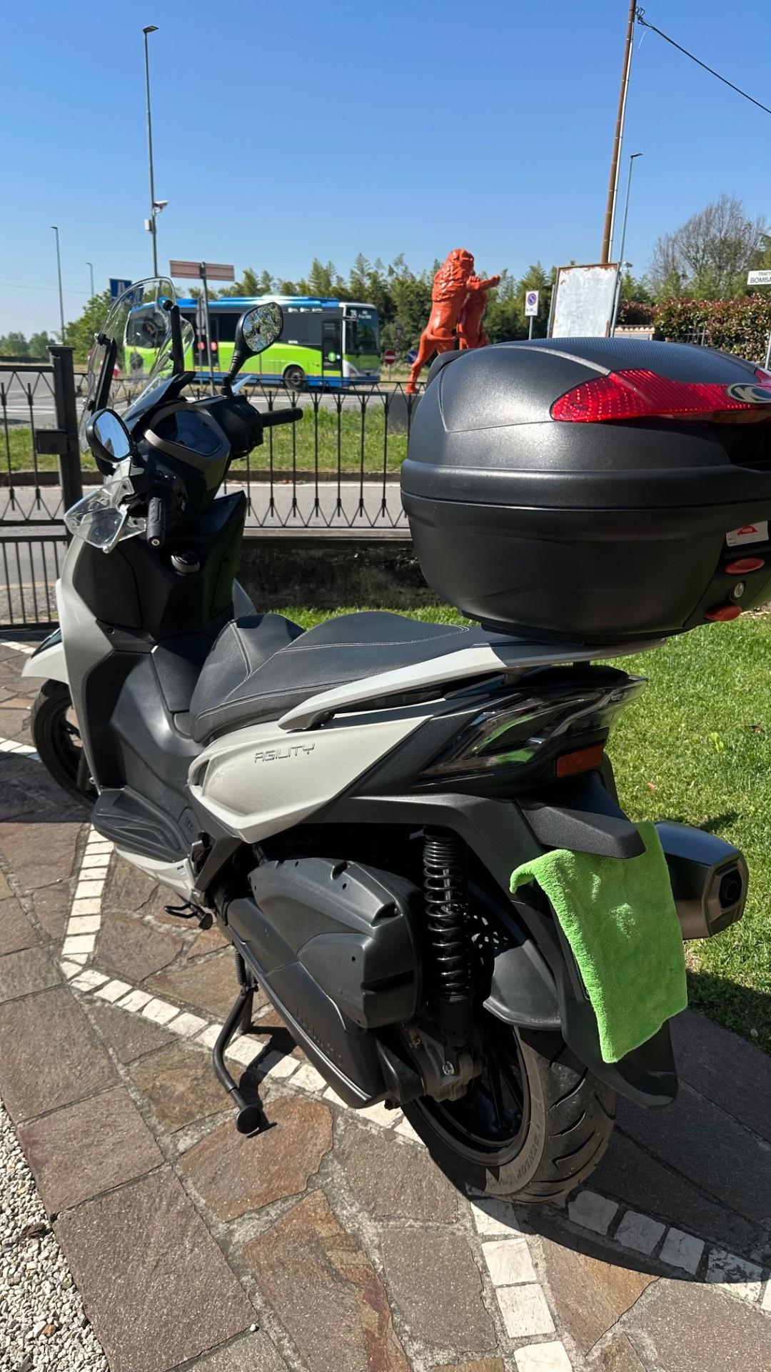 Kymco Agility 300i Con Bauletto
