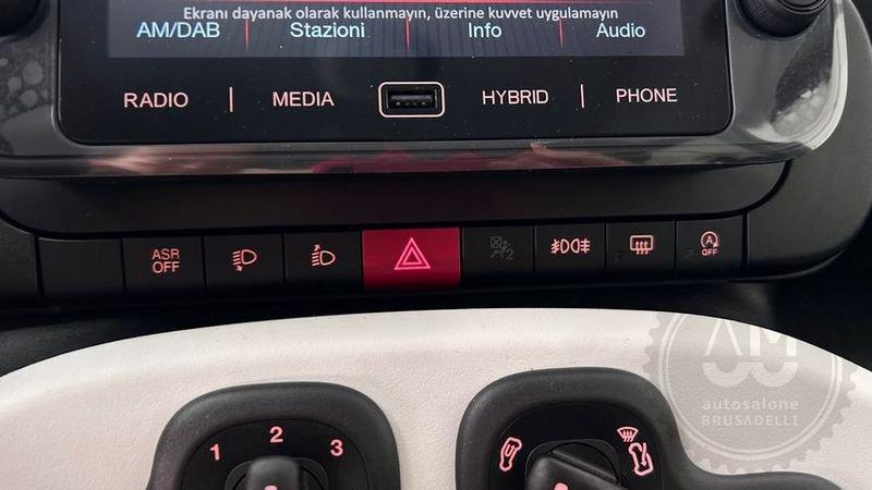 FIAT Panda 1.0 FireFly S&S Hybrid Pandina CARPLAY PDC POST