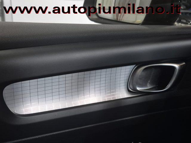VOLVO XC40 T3 Momentum Core