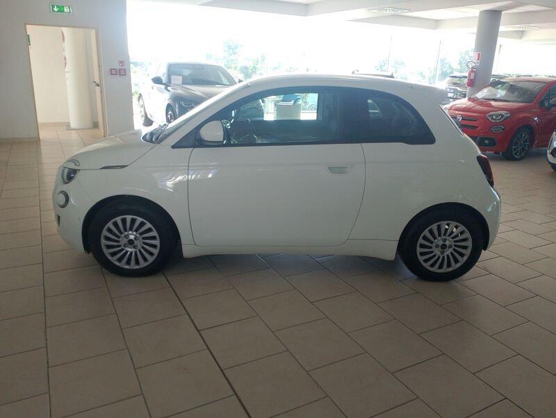 FIAT 500 Bev Hatchback My24 500e -320 Berlina