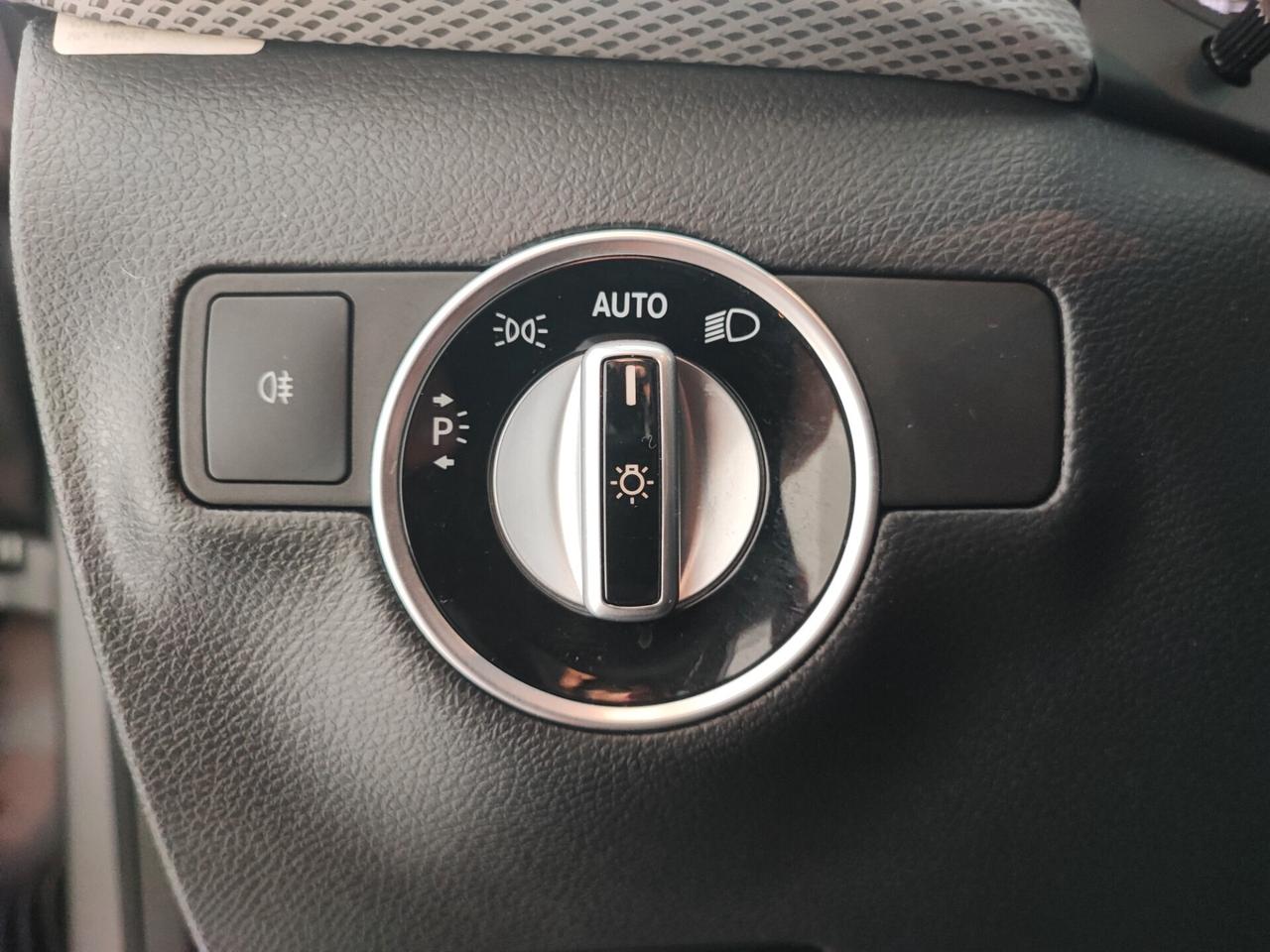 Mercedes-benz B 180 d Premium