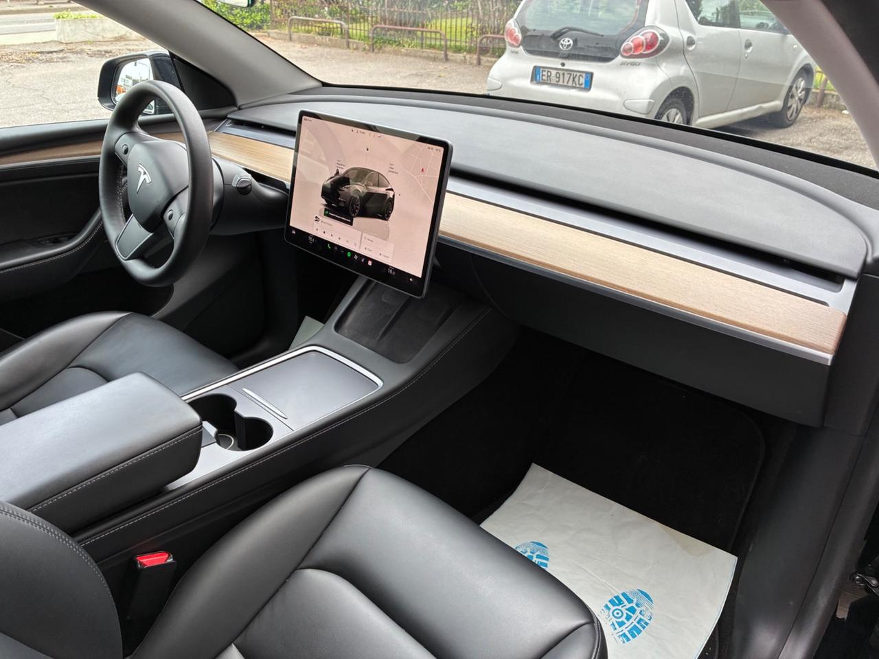 Tesla Model Y Long Range Dual Motor 4WD