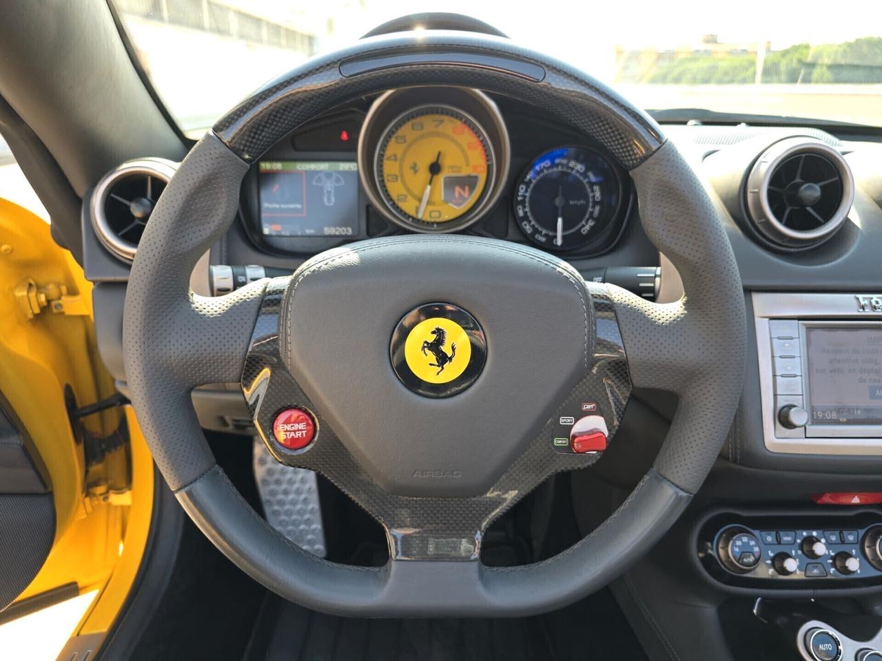 Ferrari California DCT Giallo Triplo Strato