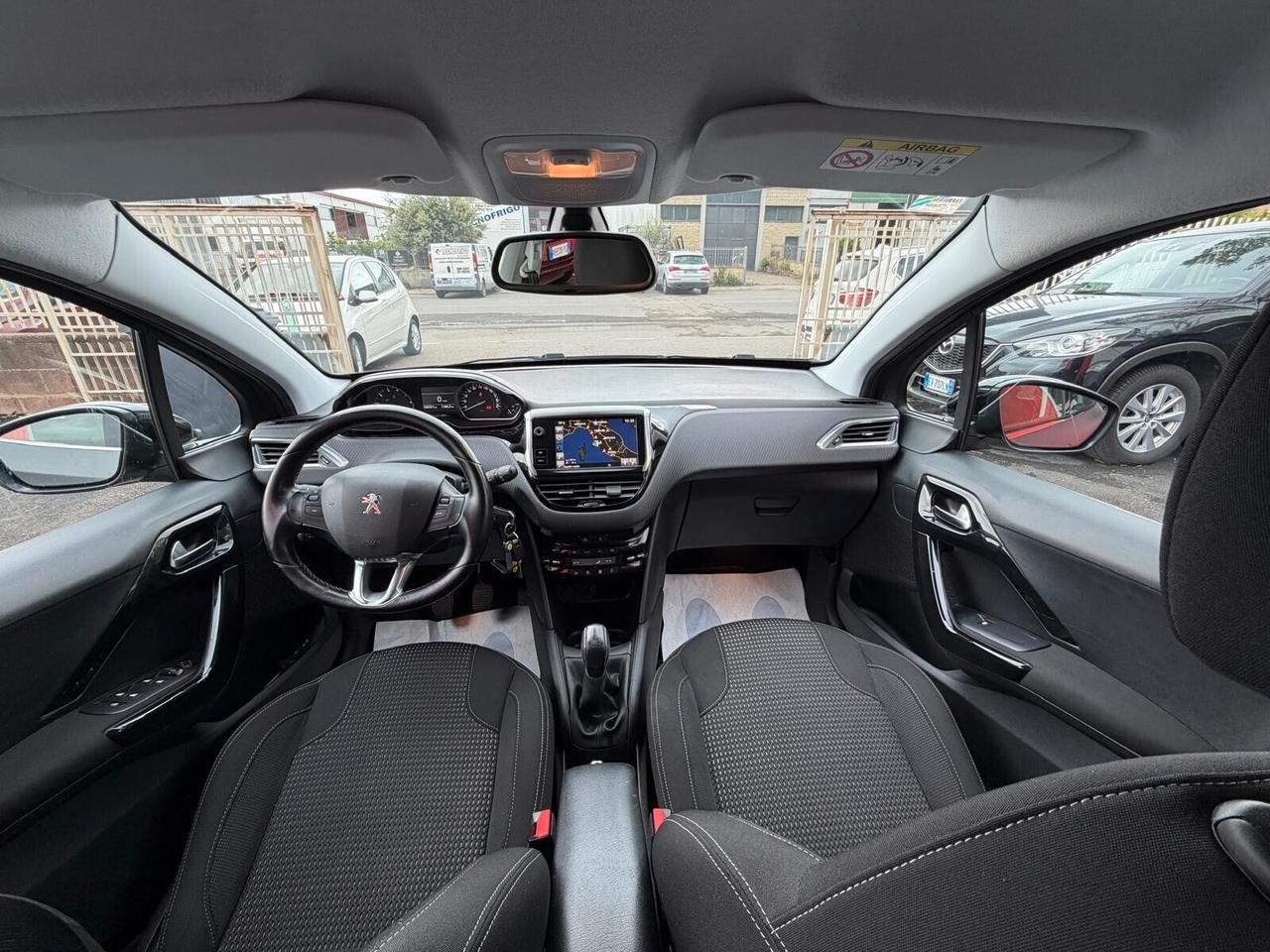 Peugeot 208 PURETECH 5P ALLURE