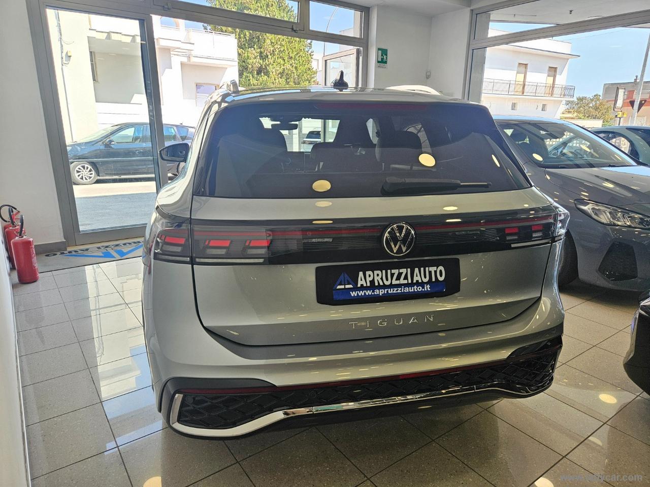 VOLKSWAGEN Tiguan 2.0 TDI 150CV SCR DSG R-Line