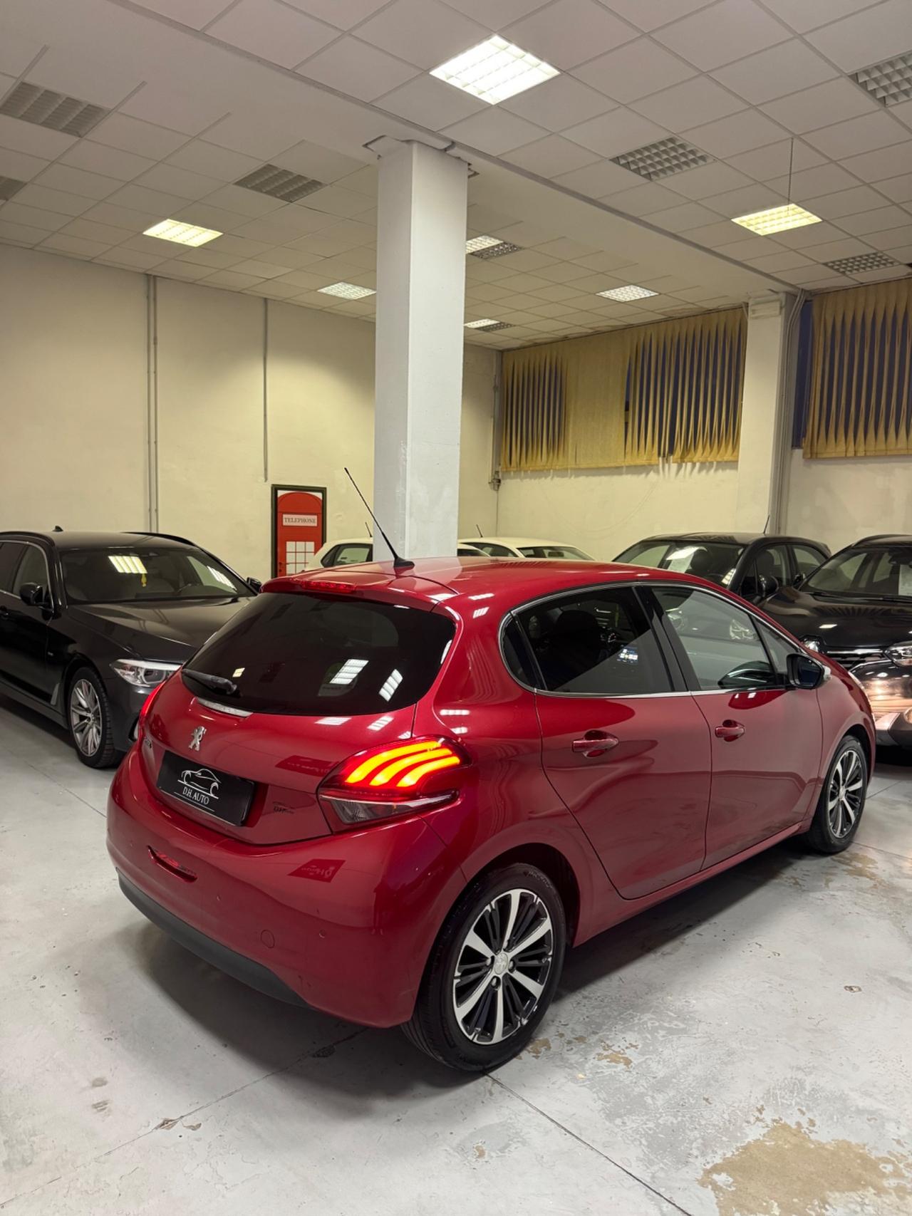 Peugeot 208 PureTech 82 5 porte Allure