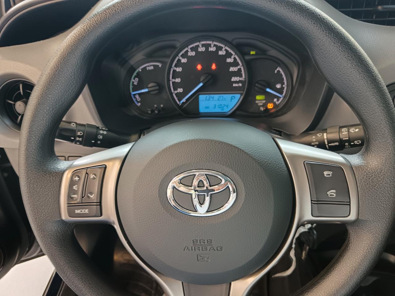 Toyota Yaris 1.5 Hybrid 5 porte Business PREZZO REALE
