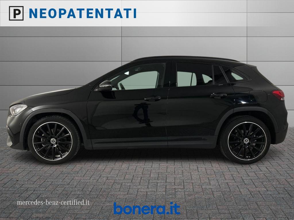Mercedes GLA 180 180 D Premium 8G-DCT