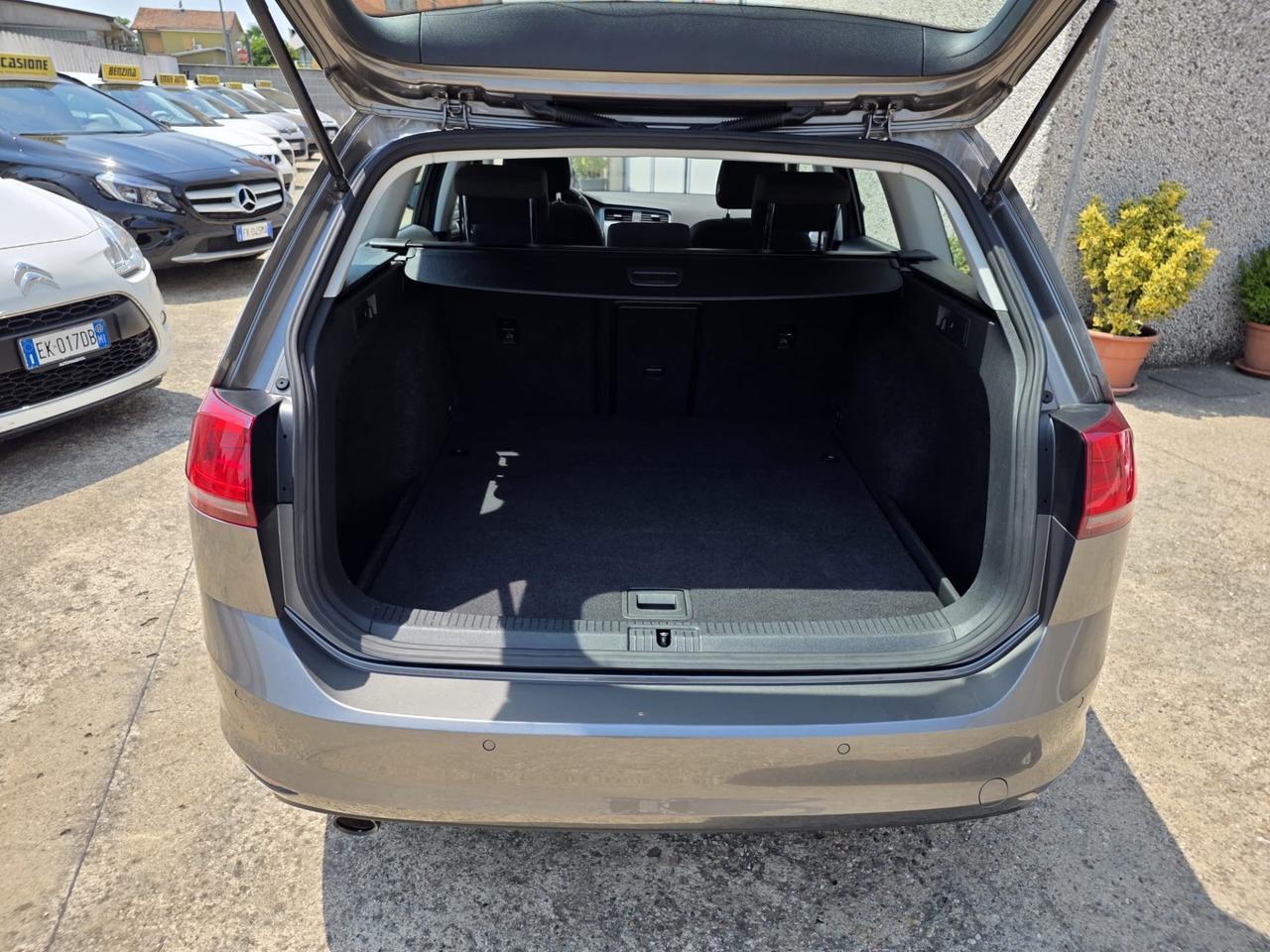 Volkswagen Golf Variant 1.6 TDI 110 CV AUTOMATICO Euro 6 B