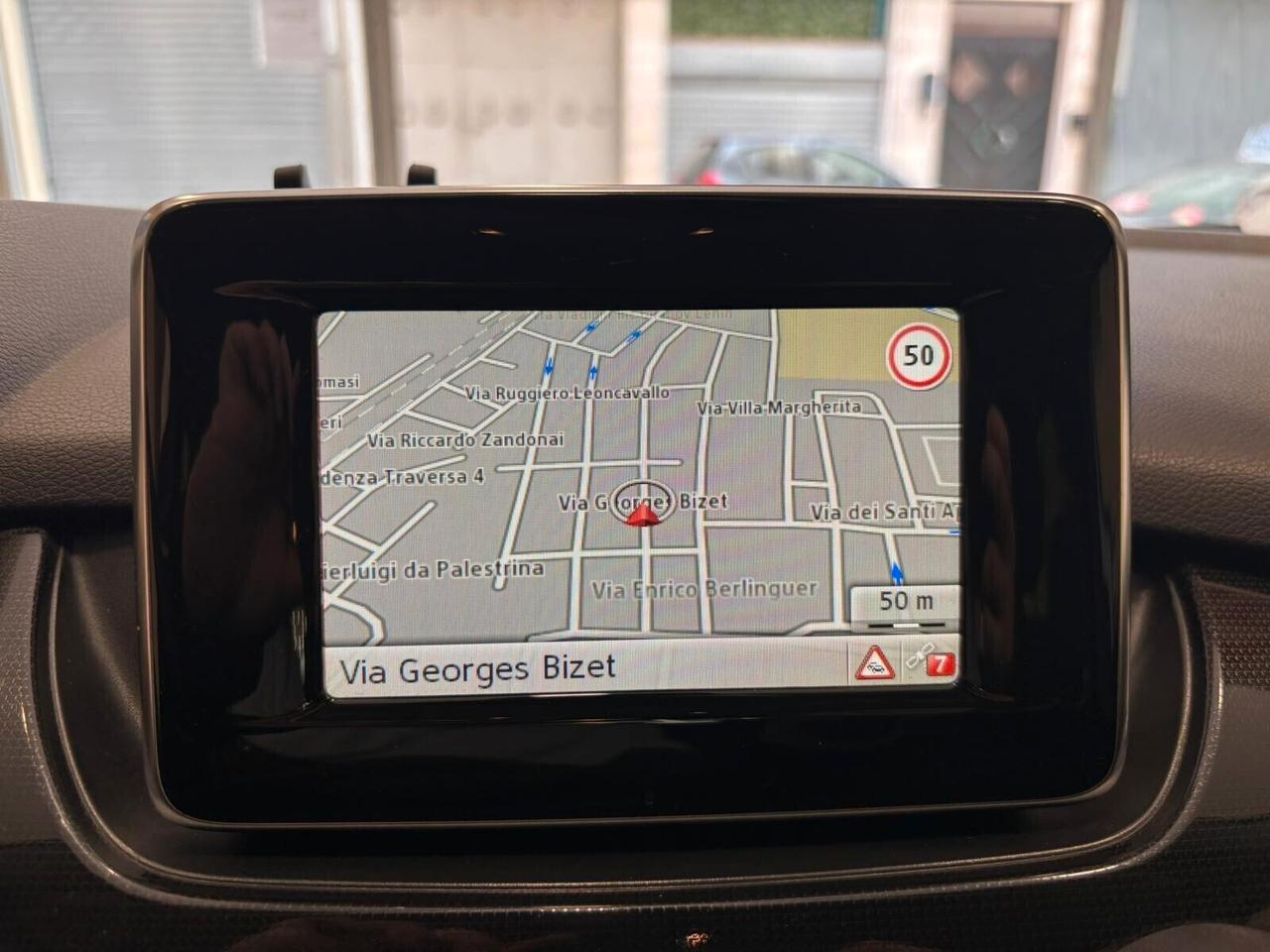 Mercedes CLASSE B 180 110CV ** GANCIO TRAINO**