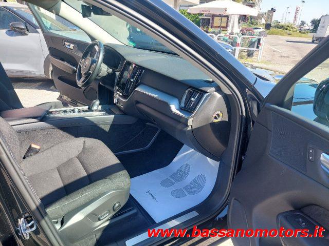 VOLVO XC60 B4 (d) AWD Geartronic Momentum Pro PROMO PRIMAVERA