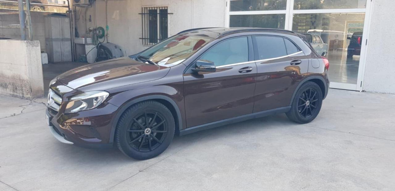 MERCEDES GLA 200 CDI SPORT
