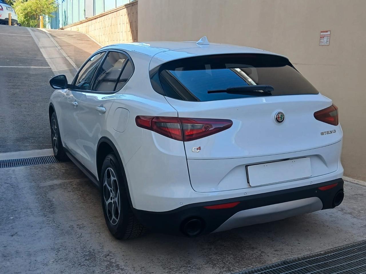 Alfa Romeo Stelvio 2.2 Turbodiesel 190 CV AT8 Q4 Business