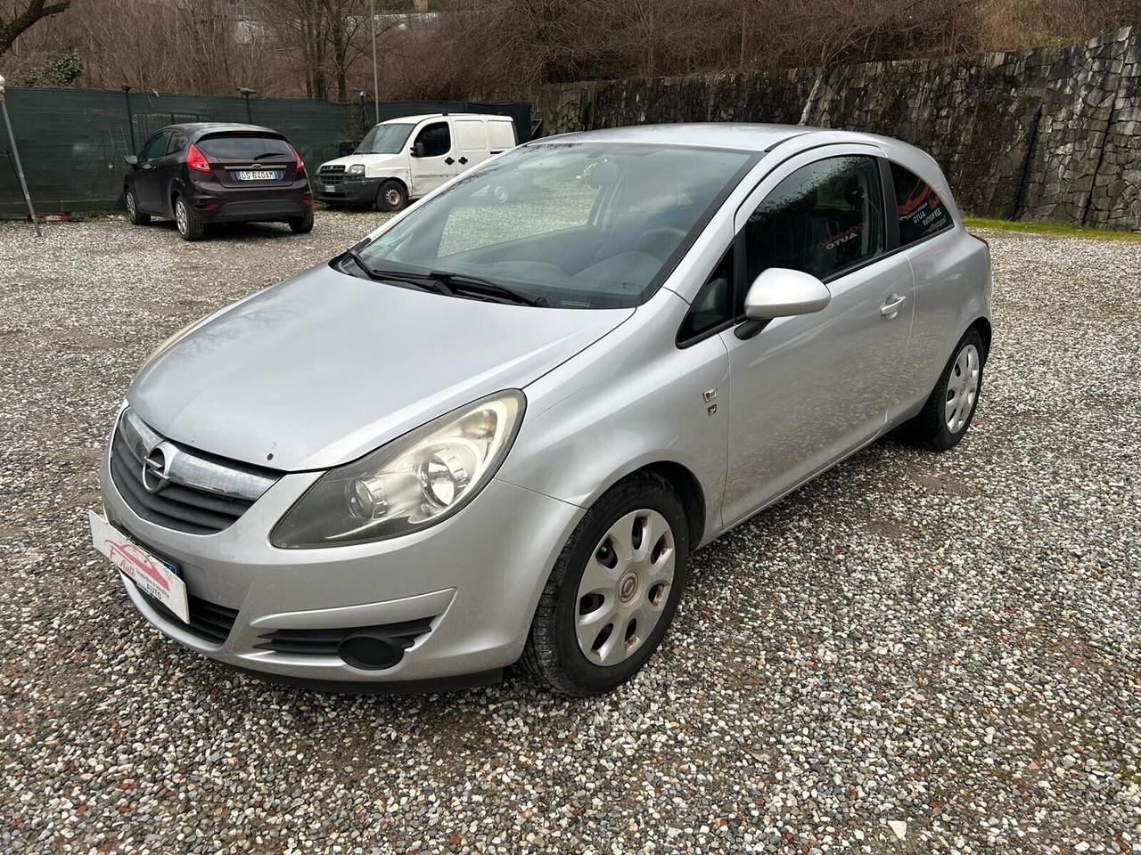 Opel Corsa 1.2 NEOPATENTATI