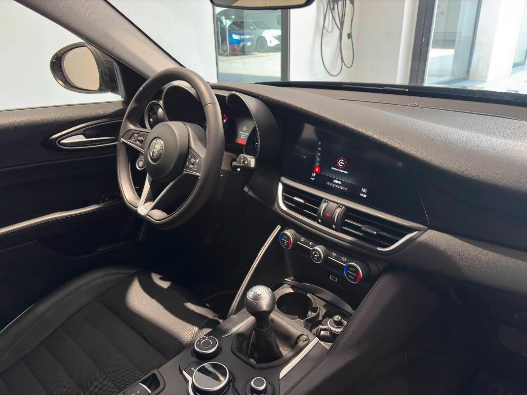 Alfa Romeo Giulia 2.2 t Super 180cv