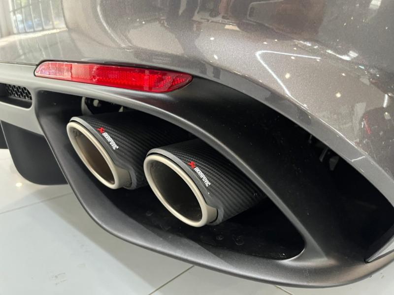 ALFA ROMEO Giulia 2.9 V6 Bi-Turbo AT8 Quadrifoglio