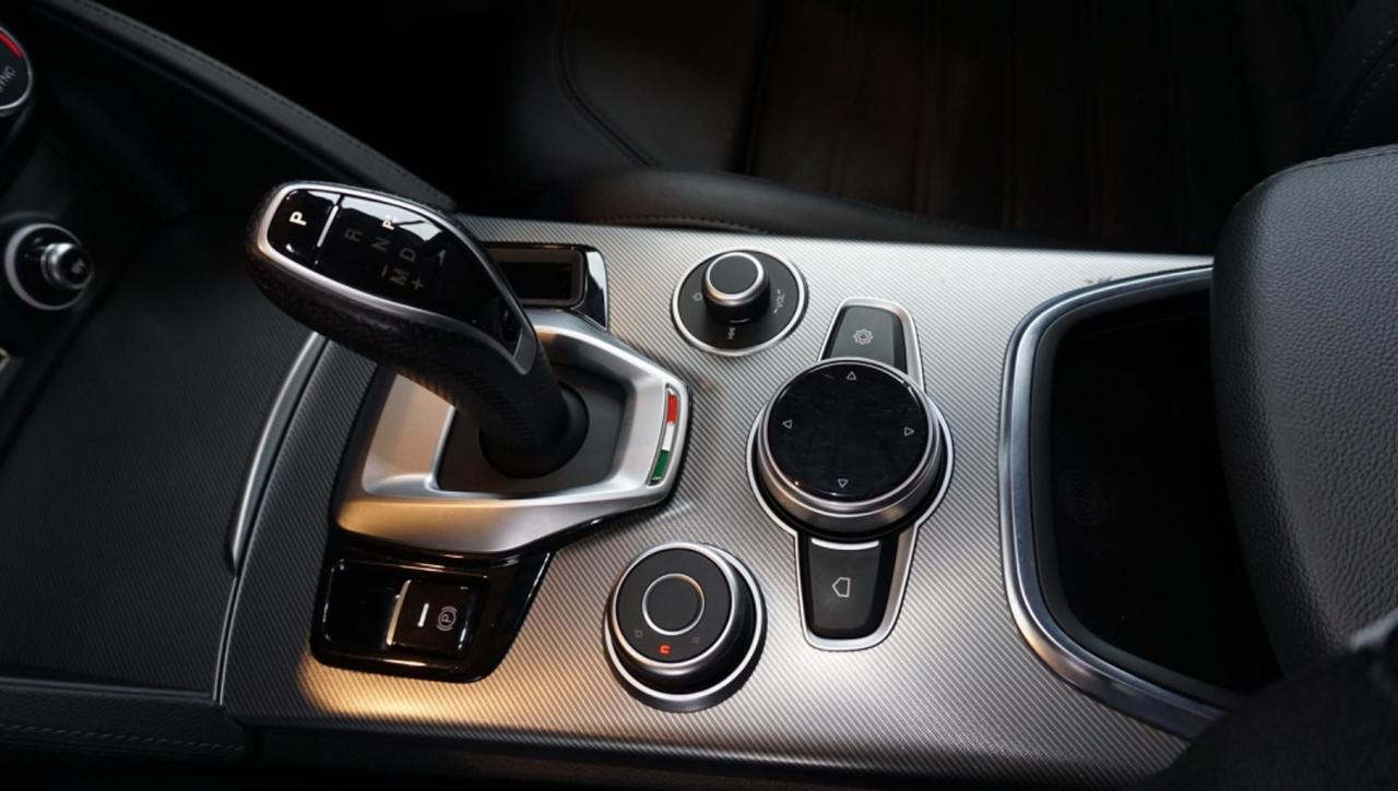 Alfa Romeo Stelvio 2.2 Turbodiesel 210 CV AT8 Q4 Veloce