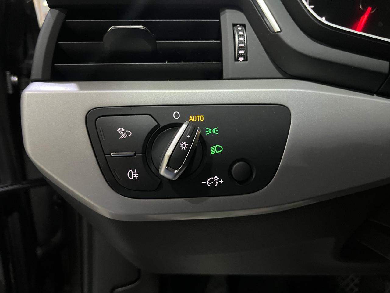 Audi A4 40 TDI S tronic Business