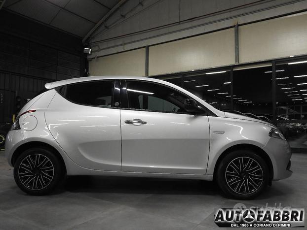 LANCIA - Ypsilon - 1.0 FireFly 5p. S&S Hybrid Gold