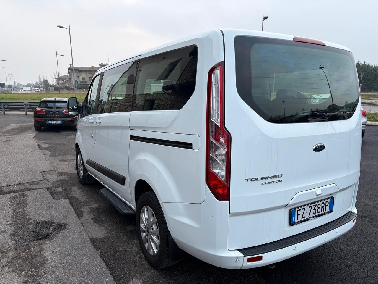 Ford Tourneo Custom 320 2.0 TDCi 130CV Trend 9 posti